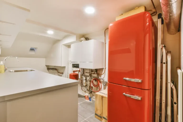 Widok kotłowni z instalacją pompy ciepła. Wykonanie Staleo Energy